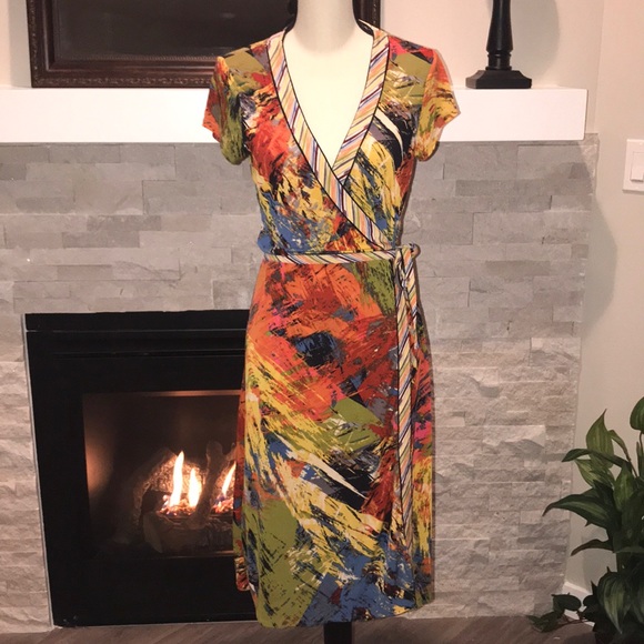 BCBG Max Azria Abstract Print Wrap Dress - Picture 2 of 4